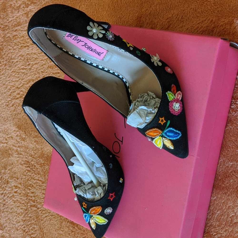 Betsy Johnson Ladies Pumps